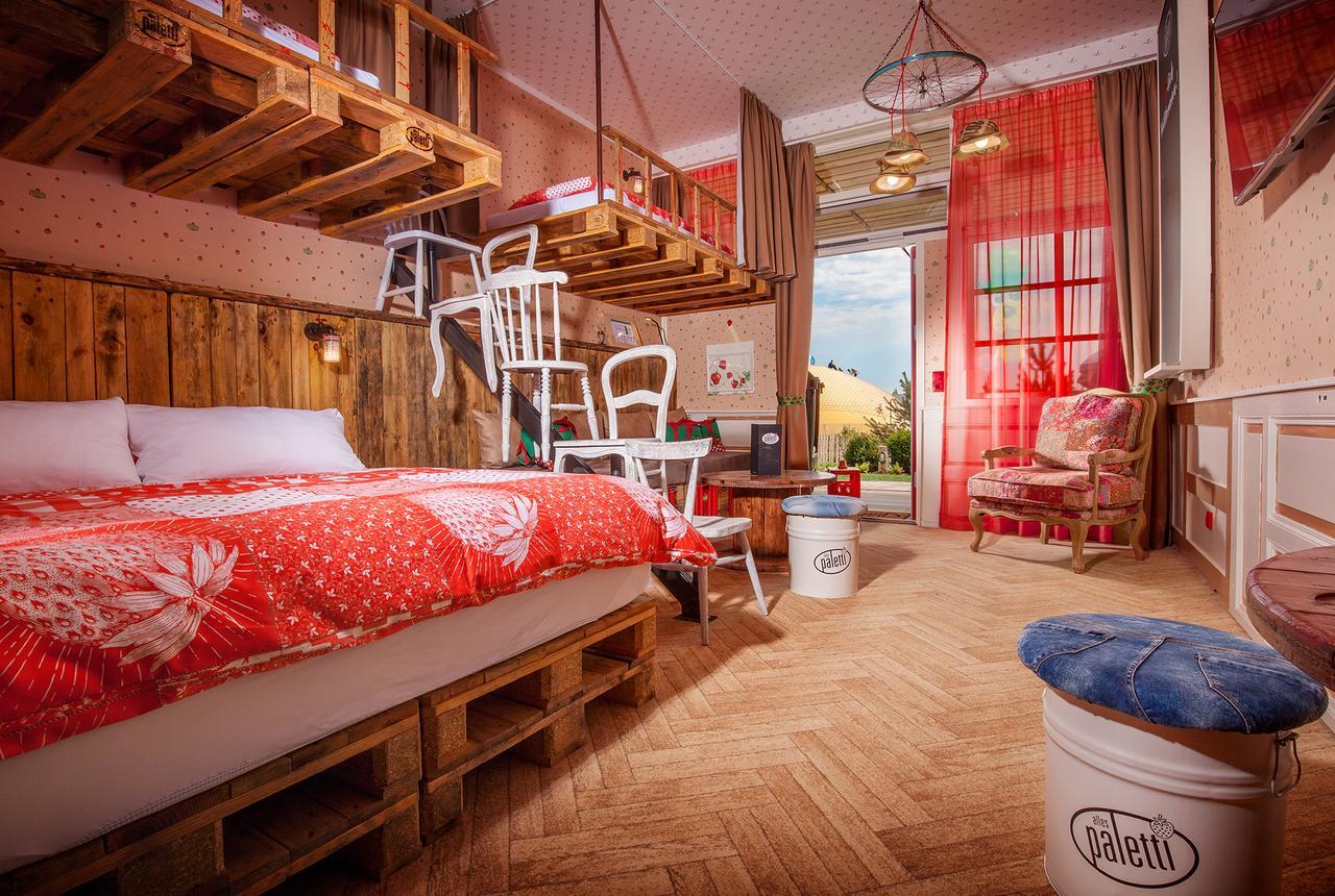 Karls Hotel Alles Paletti Роверсхаген Екстериор снимка